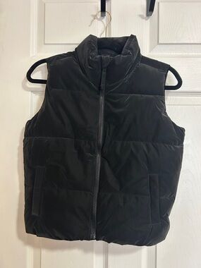 Old Navy Black Puffer Vest